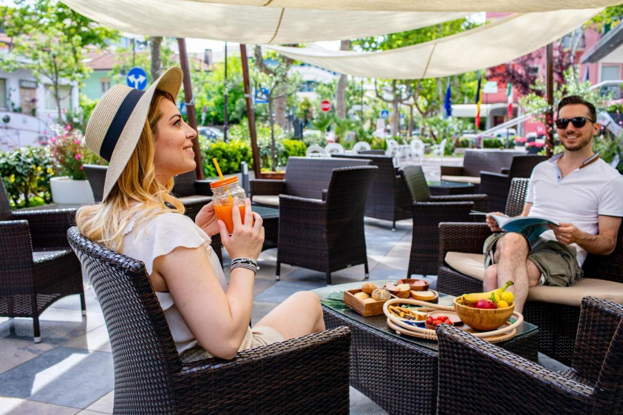 Hotel Stacchini Cesenatico Εξωτερικό φωτογραφία