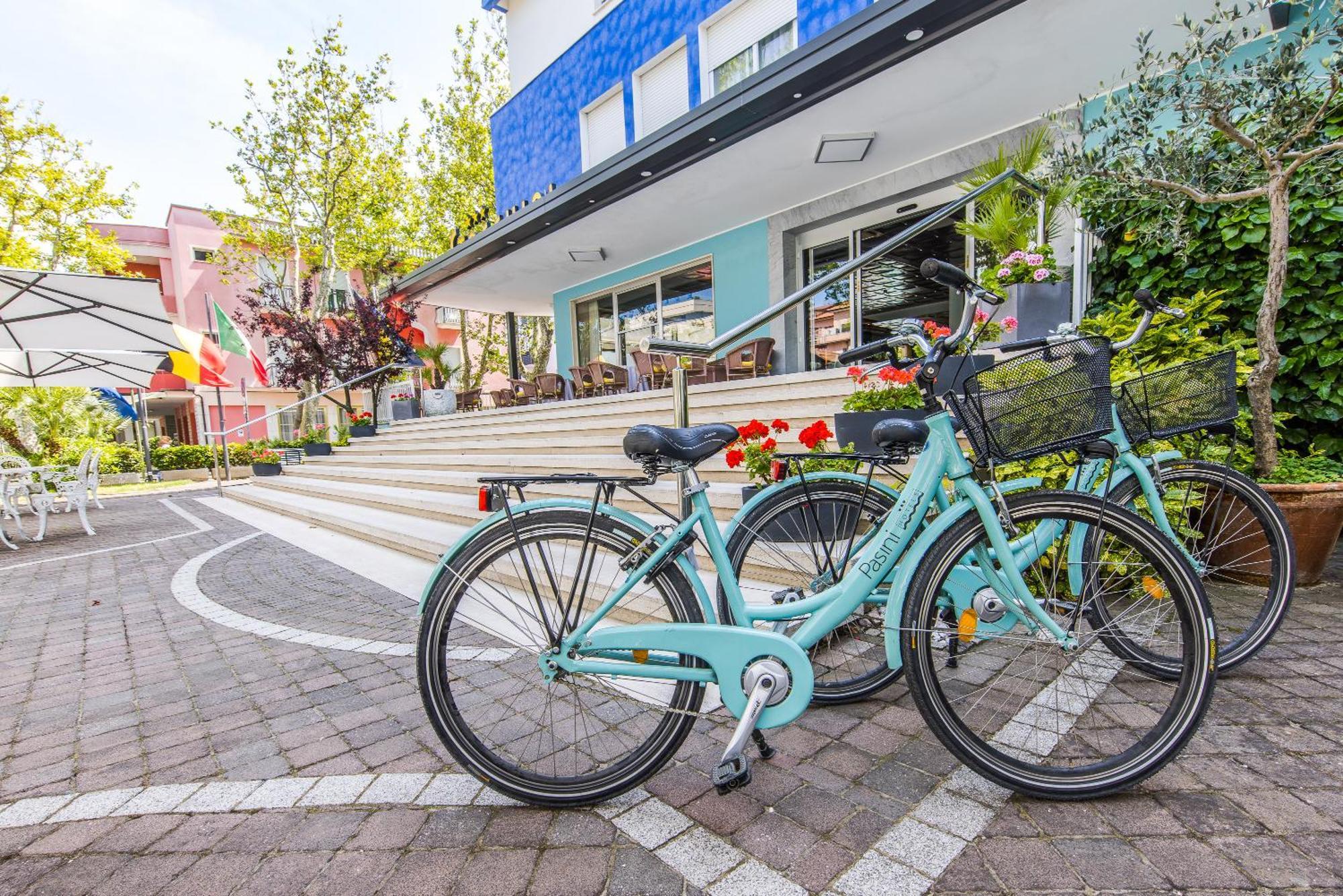 Hotel Stacchini Cesenatico Εξωτερικό φωτογραφία